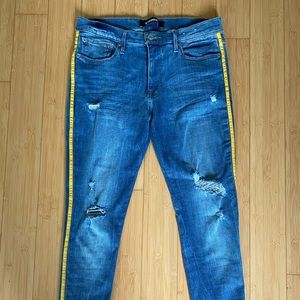 Express trendy jeans